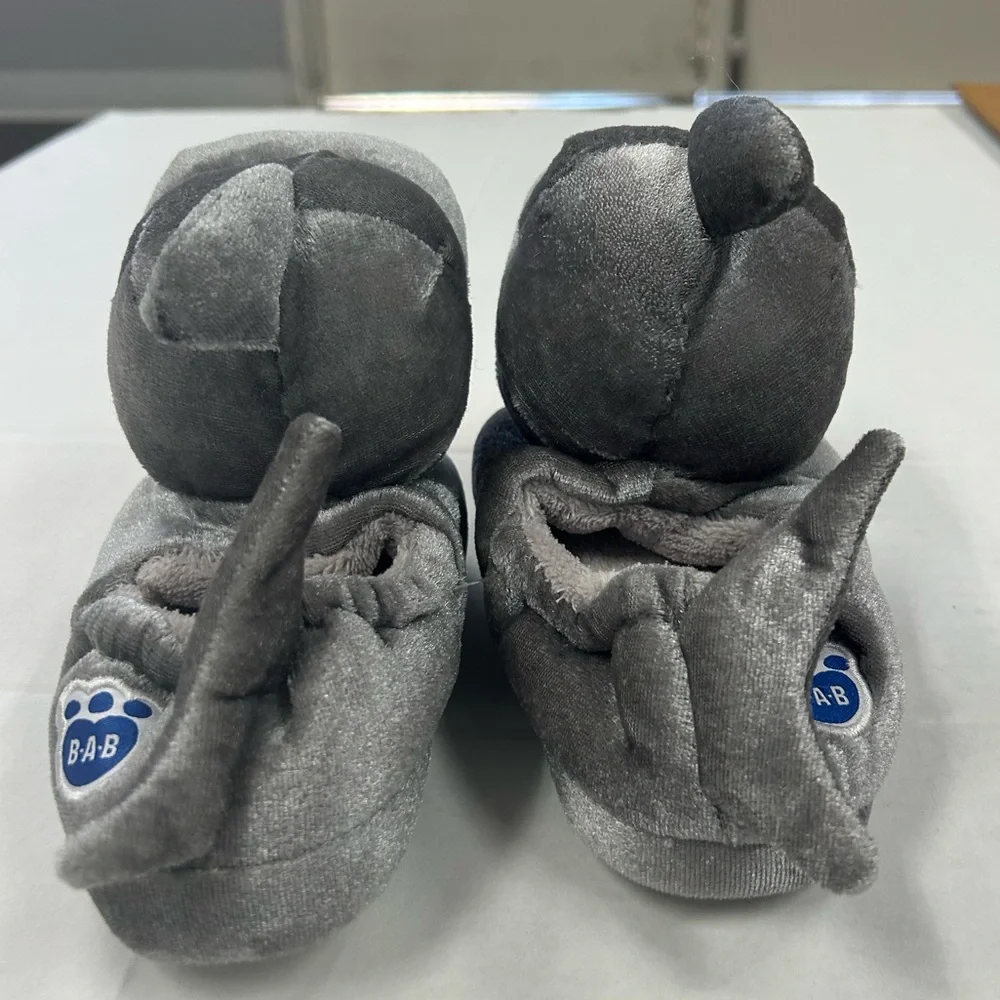 NWOT! Build-A-Bear Gray Shark Plush Slippers Unisex. Size 10-11